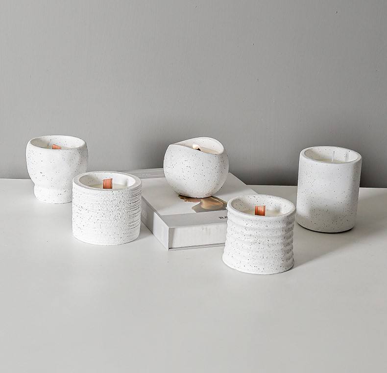 AIKUN Natural Soy Wax Scented White Ceramic Candles Custom Packaging High Quality Best Seller Low Price Aromatherapy Candles