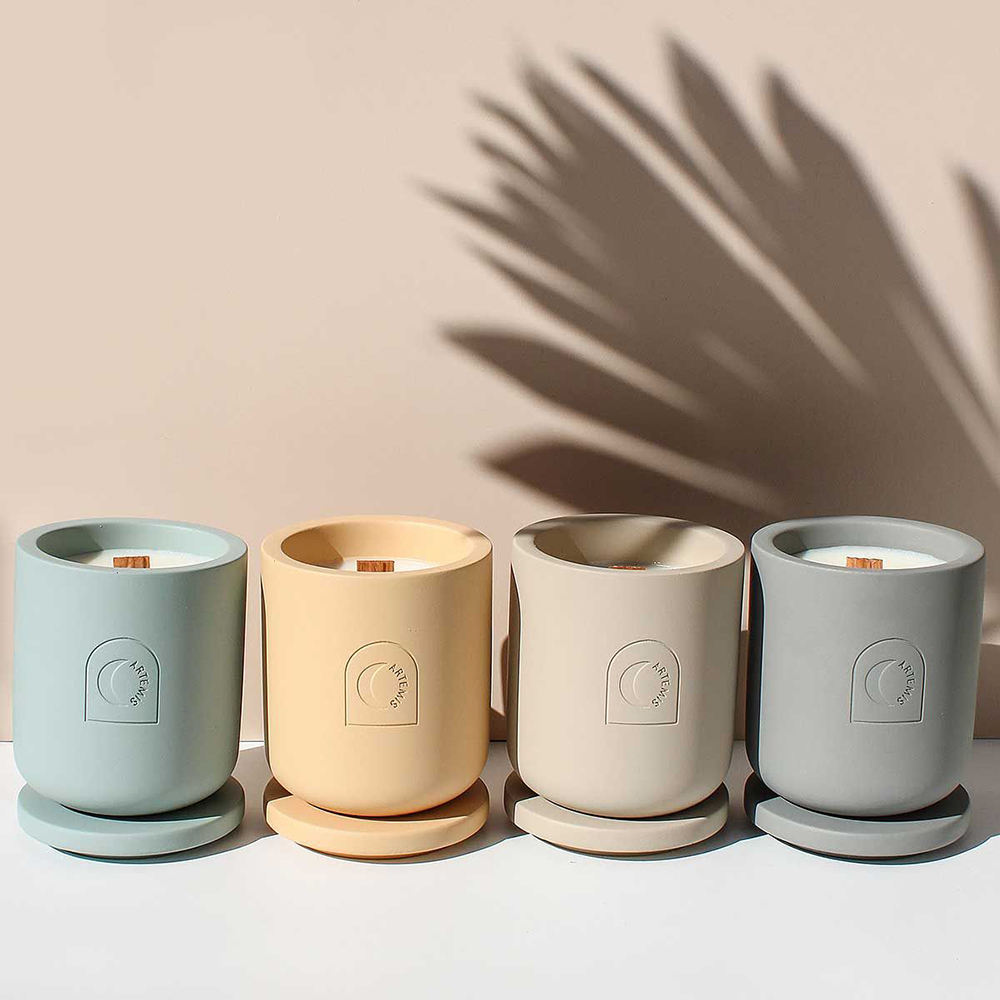 AIKUN Natural Soy Wax Aroma Candle Custom Logo Handmade Ceramic Jar Wood Wick Luxury Gift Box for Corporate Gifts Wedding Decor