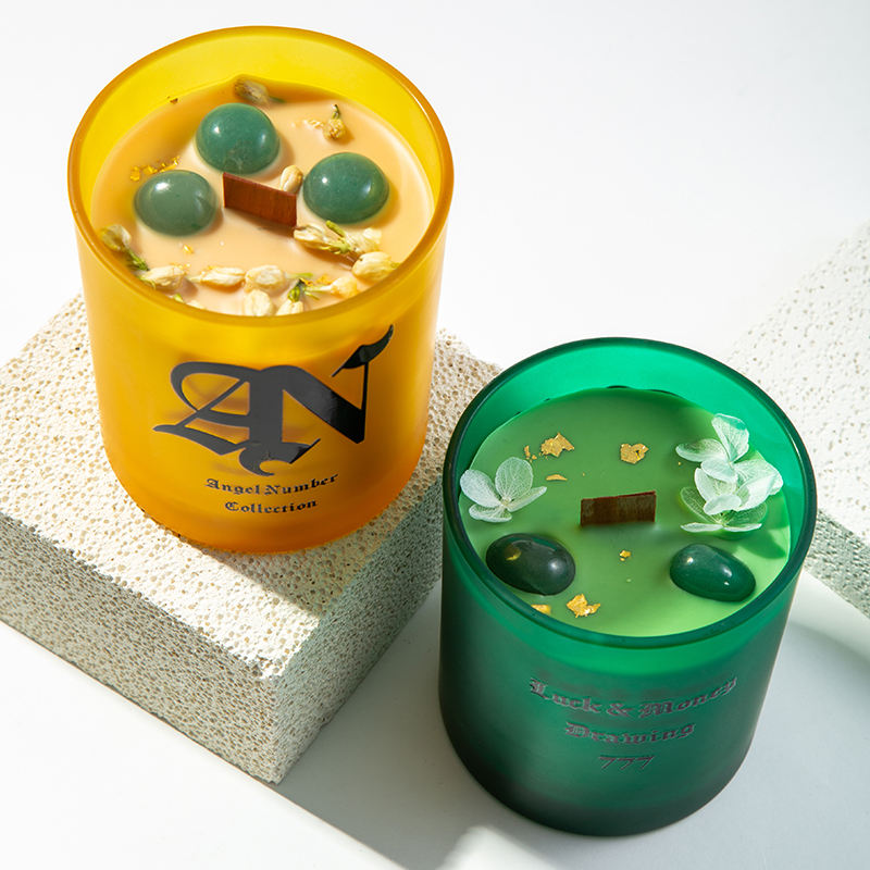 AIKUN Wholesale Luxury Private Label Classic Frosted Colorful Soy Wax Fragrance Oils Crystal Stone Scented Glass Candle