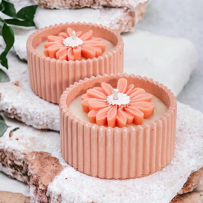 AIKUN Nordic Classic Ceramic Soy Wax Flower Wood Wick Scented Candle Luxury Valentine Scented Candles Gift Box