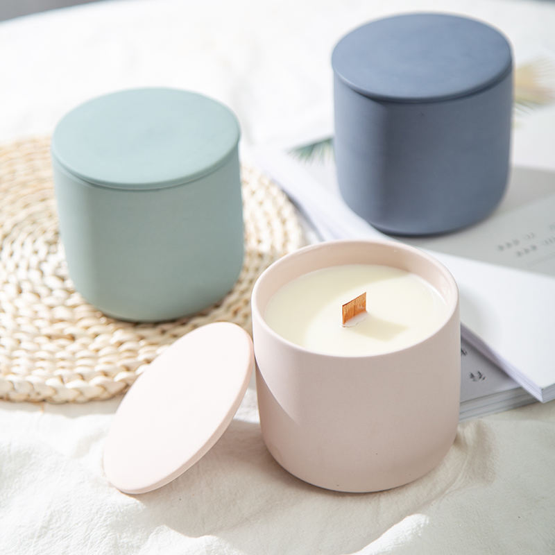 AIKUN Luxury Home Fragrance Round Ceramic Jars Soy Wax Scented Candles with Lid