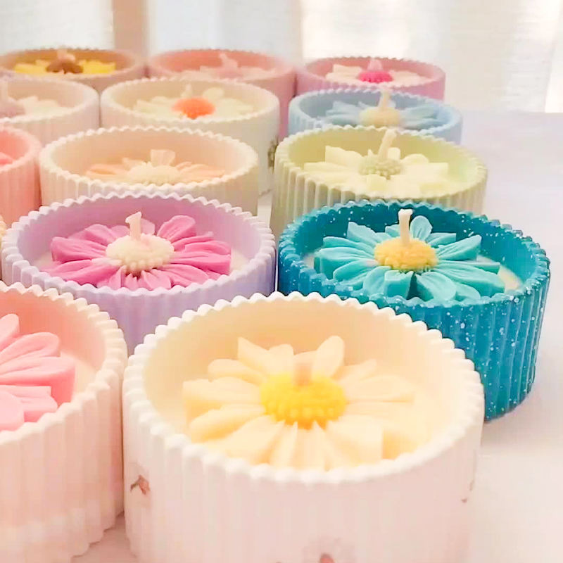 Factory Direct Delivery Soy Wax Colored Ceramic Jar Decorative Ceramic Candle with Dried Flower for Relaxation