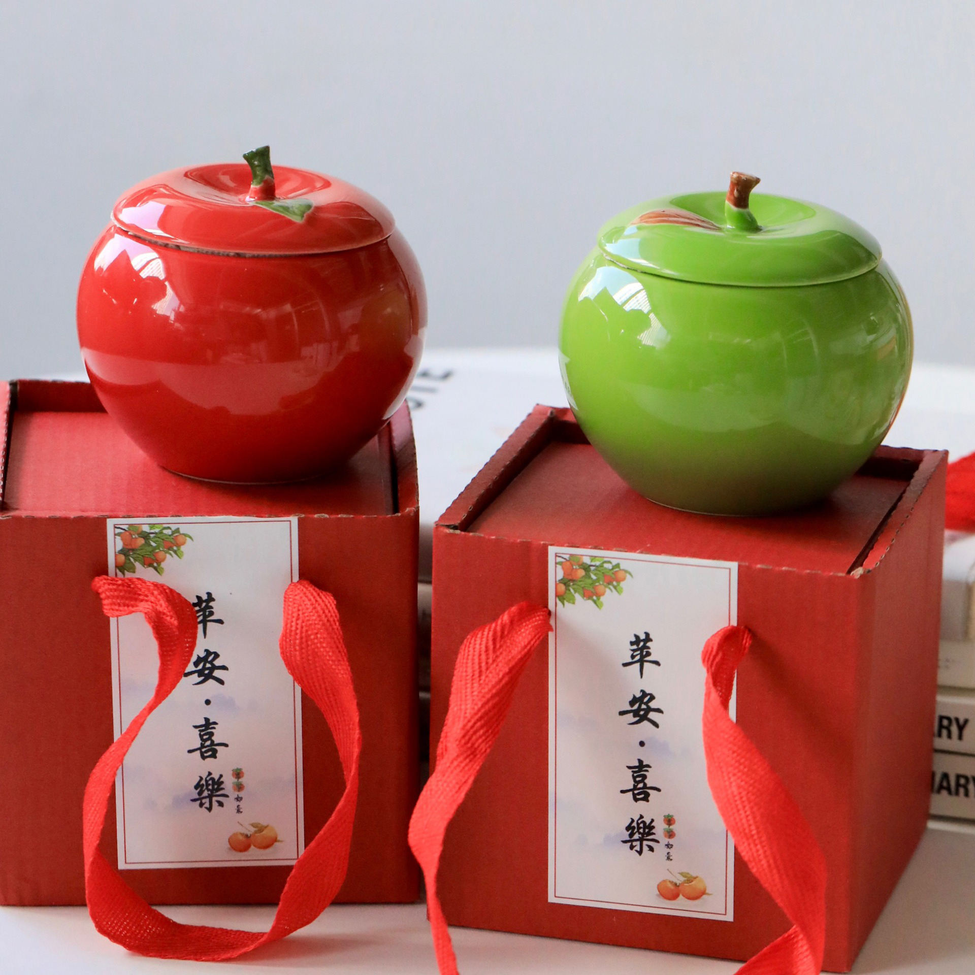 High Sales Aromatherapy Candles Factory Direct Price Premium Ceramic Soy Wax Scented Candles for Christmas