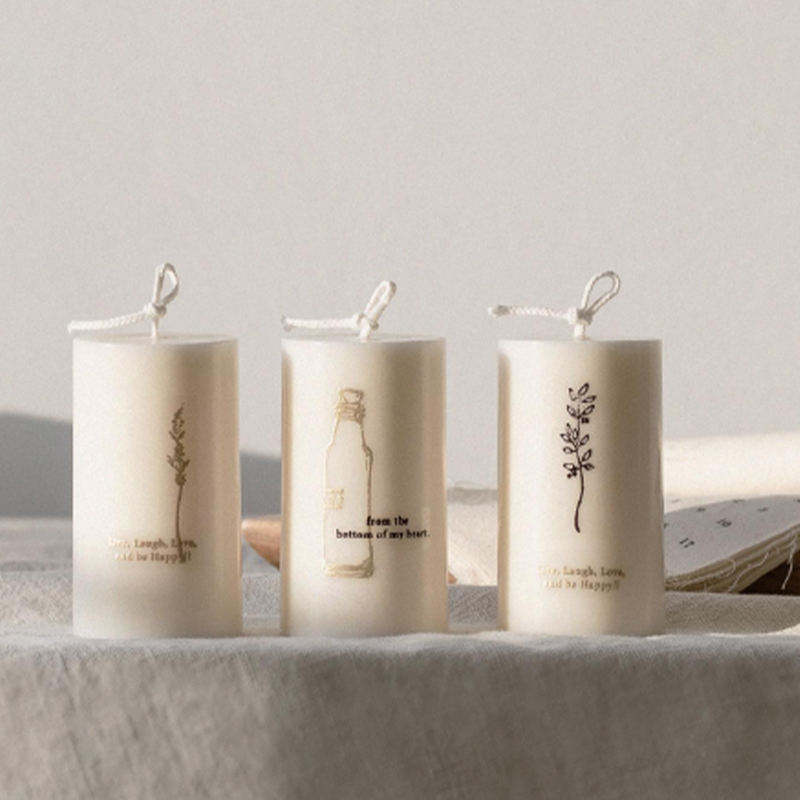 AIKUN Custom Colorful Ribbed Pillar Brand Candle Gift Home Decoration Scented Handmade Organic Soy Wax Candles