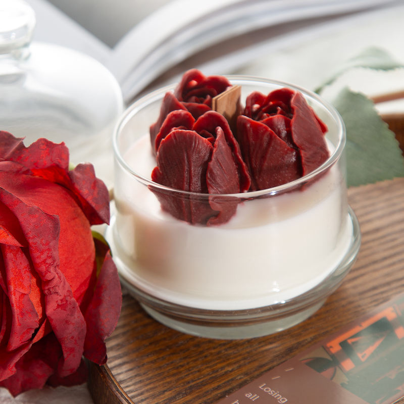 AIKUN Hot Sell Soy Wax Eco-friendly Candle Can Be Customized logo Tulip Candle Home Decoration Items with Lid Glass Candle