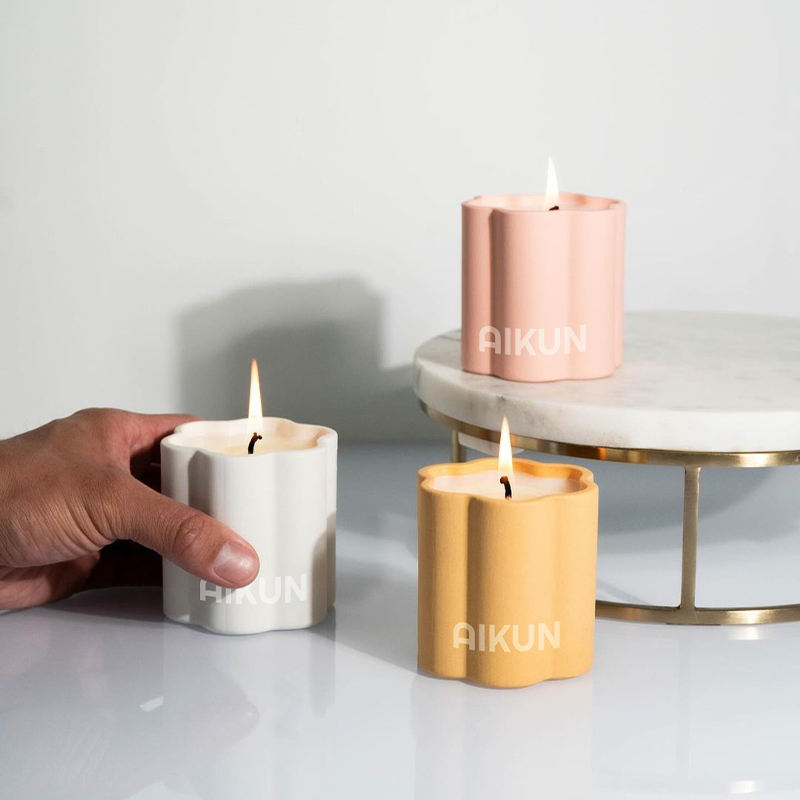 AIKUN Private Label Soy Wax Connection Scented Candles Flower Shape Ceramics Handmade Jars Luxury Scented Candle