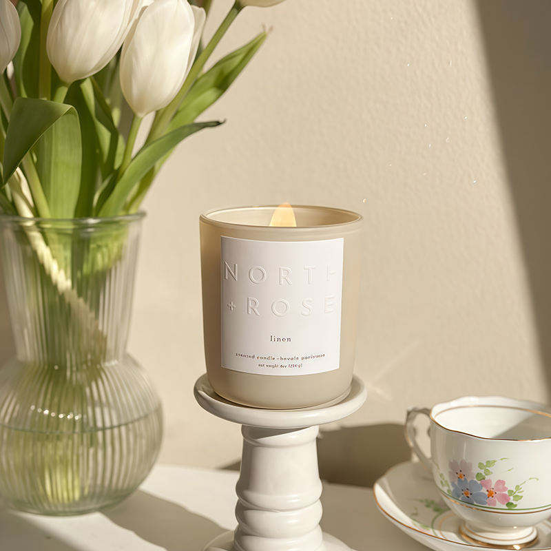 AIKUN Custom Luxury White Glass Candle Soy Wax Elegant Scented Candles Wholesale High Quality Glass Candles for Home Decor