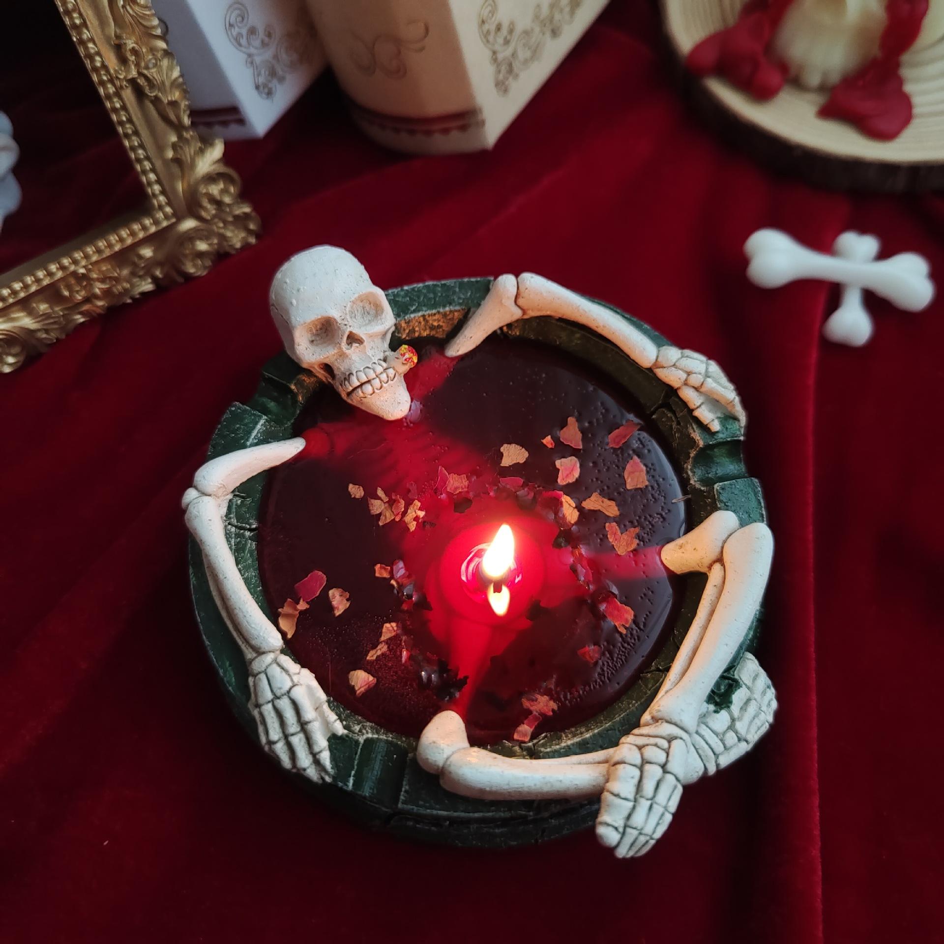 AIKUN Halloween Horror Bath Skeleton Aromatherapy Soy Wax Candle Handmade Scented Candles for Creative Desktop Decoration Gift