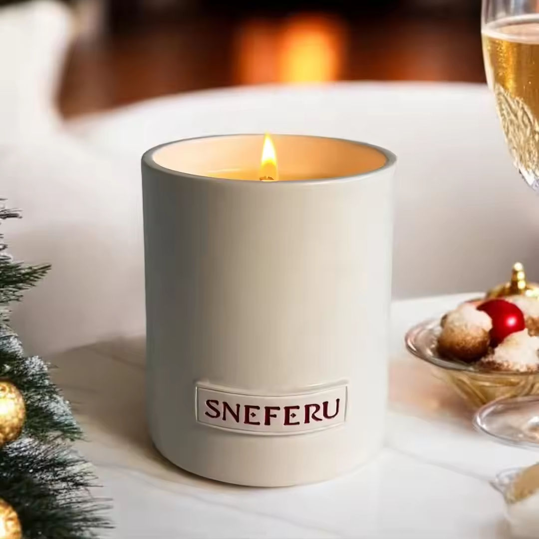 AIKUN Hot Selling Ceramic Jar Candle Set Custom Logo Soy Wax Scented Candles for Home Decoration