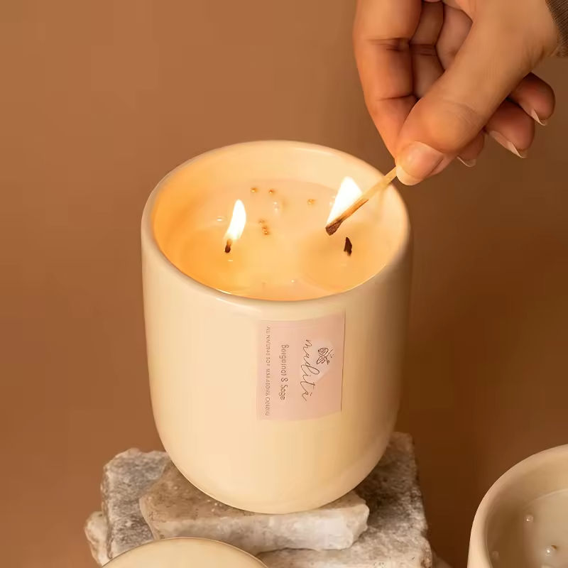 AIKUN Best-selling Fashionable Ceramic Candles Jar Natural Soy Wax Scented Candle with Wedding Party Decoration Covers