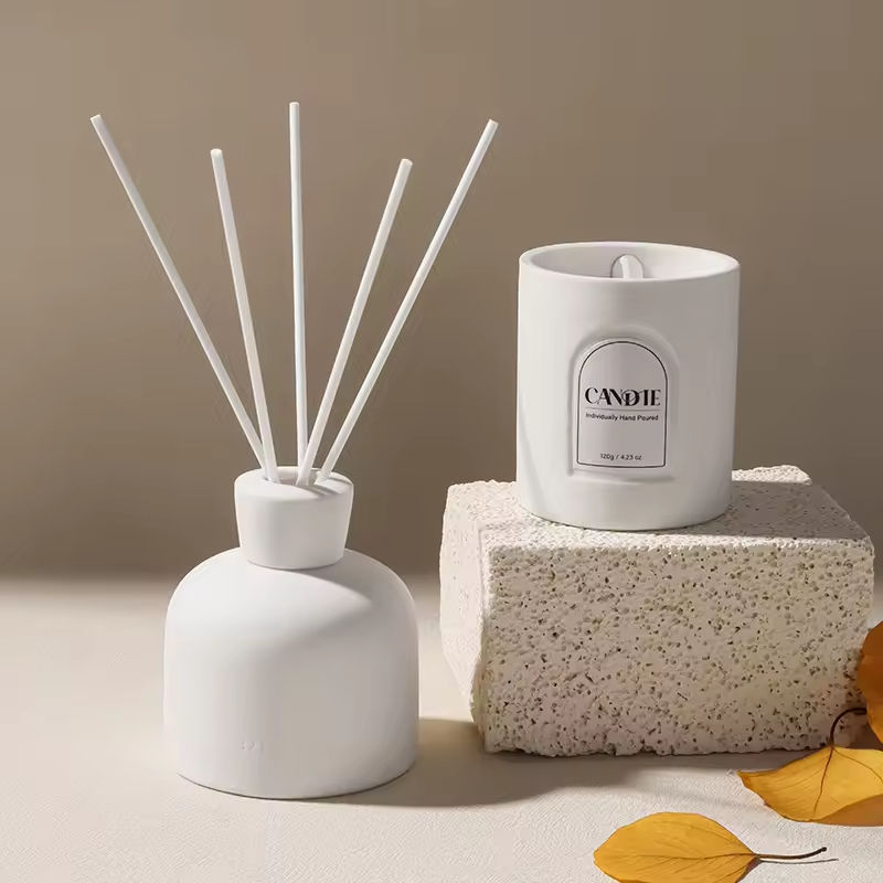 AIKUN Wholesale Customized Vanilla Fragrance Scented Candles Set Soy Candles Luxury Scented Decorative Candles for Living Room