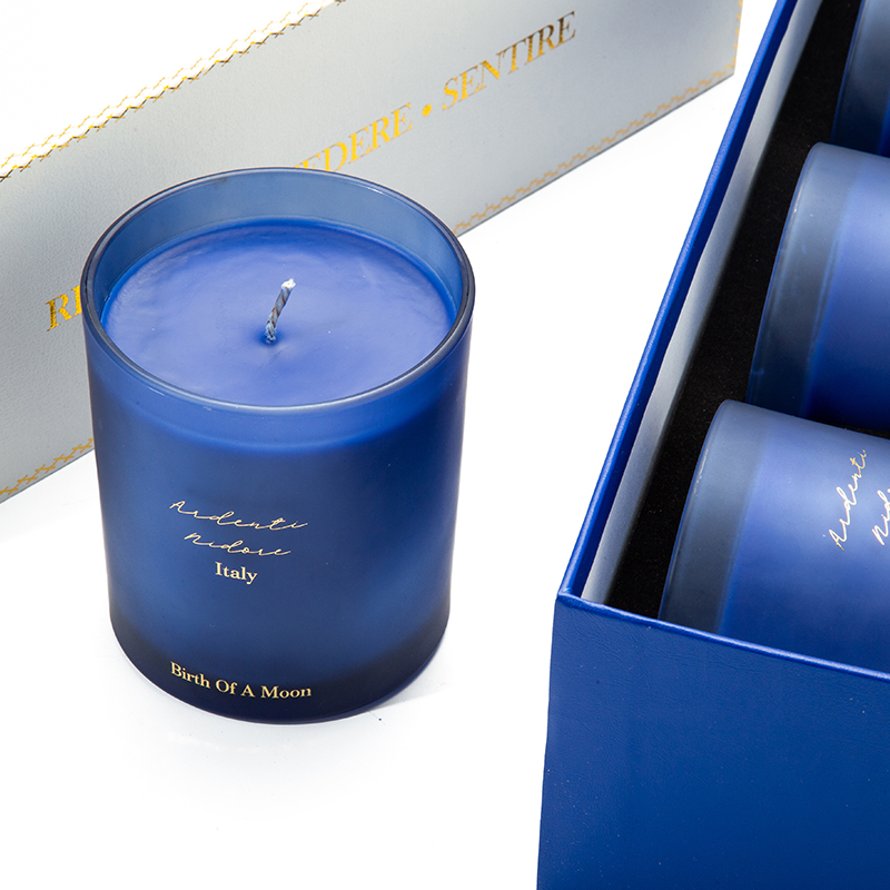 AIKUN BLUE Imitation Leather Customized Stamping Logo Blue Glass Jar Aromatic Candle Natural Essential Oil Fragrance Candle