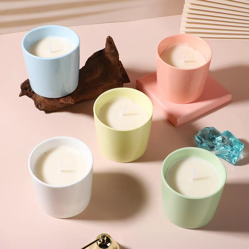 Customized Brand Hotel Organic Soy Wax Aromatherapy Candles Multiple colors Simple luxury Ceramic Jar