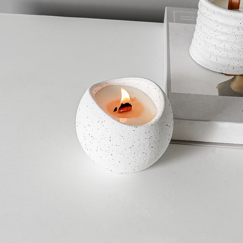 AIKUN Natural Soy Wax Scented White Ceramic Candles Custom Packaging High Quality Best Seller Low Price Aromatherapy Candles