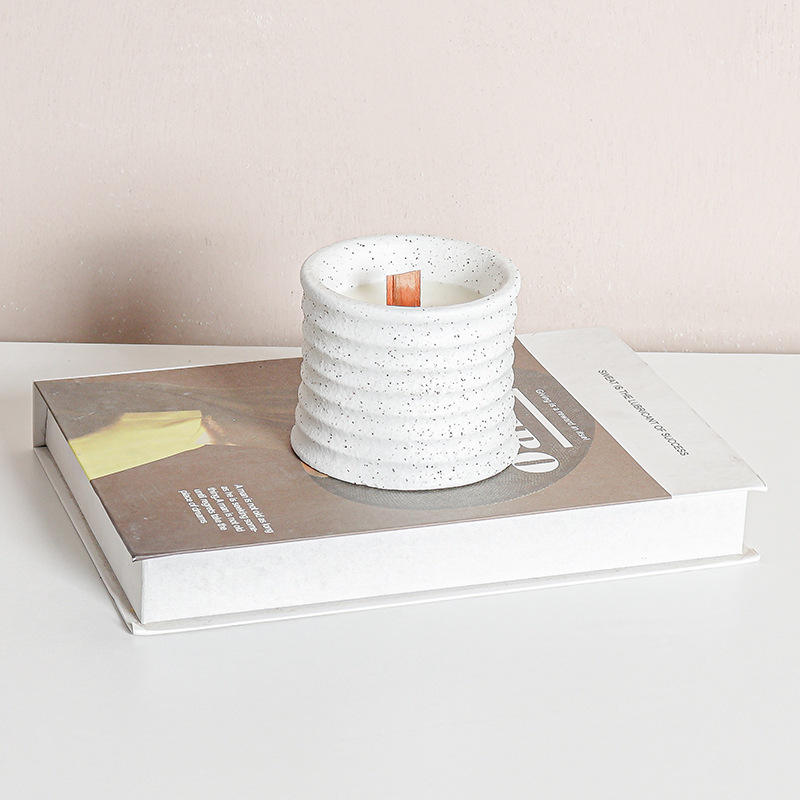 AIKUN Natural Soy Wax Scented White Ceramic Candles Custom Packaging High Quality Best Seller Low Price Aromatherapy Candles
