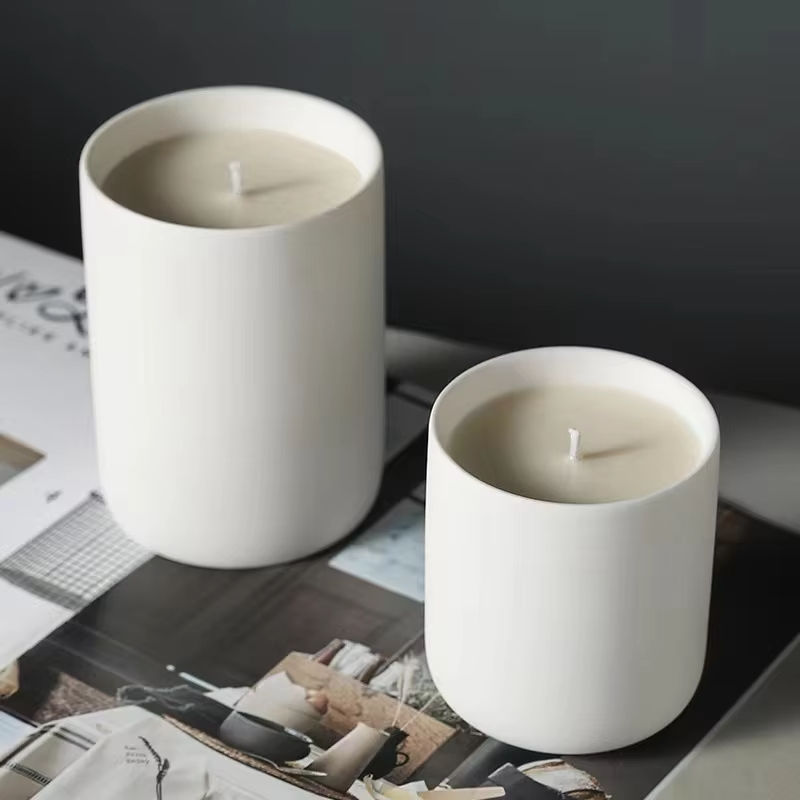 Aikun Wholesale Cheap Simple Ceramic Scented Candle Cups Ceramic Candle Jars Soy Wax For Christmas Used For Family Weddings