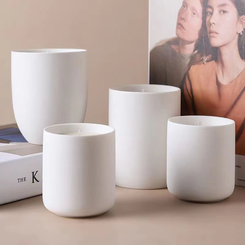 Aikun Wholesale Cheap Simple Ceramic Scented Candle Cups Ceramic Candle Jars Soy Wax For Christmas Used For Family Weddings