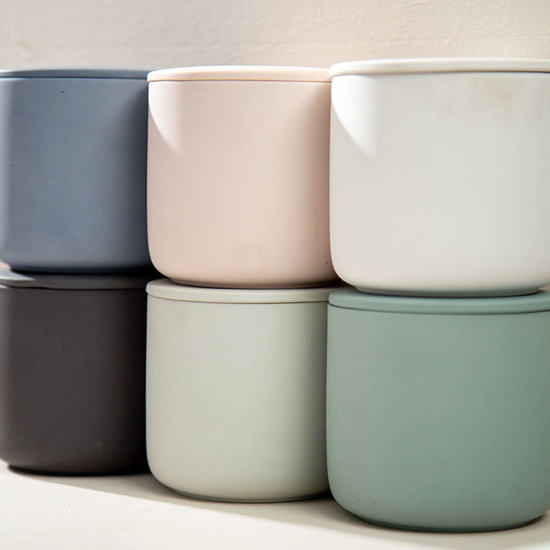AIKUN Luxury Home Fragrance Round Ceramic Jars Soy Wax Scented Candles with Lid
