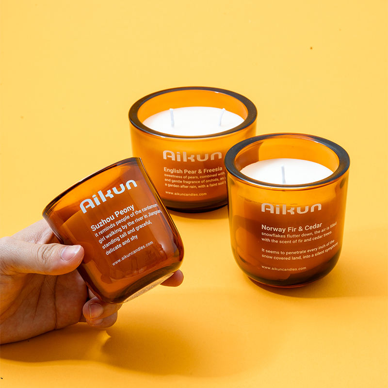 AIKUN Luxury Premium Quality Eco-Friendly Soy Wax Customizable Fragrance Essential Aroma Scented Amber Glass Candles
