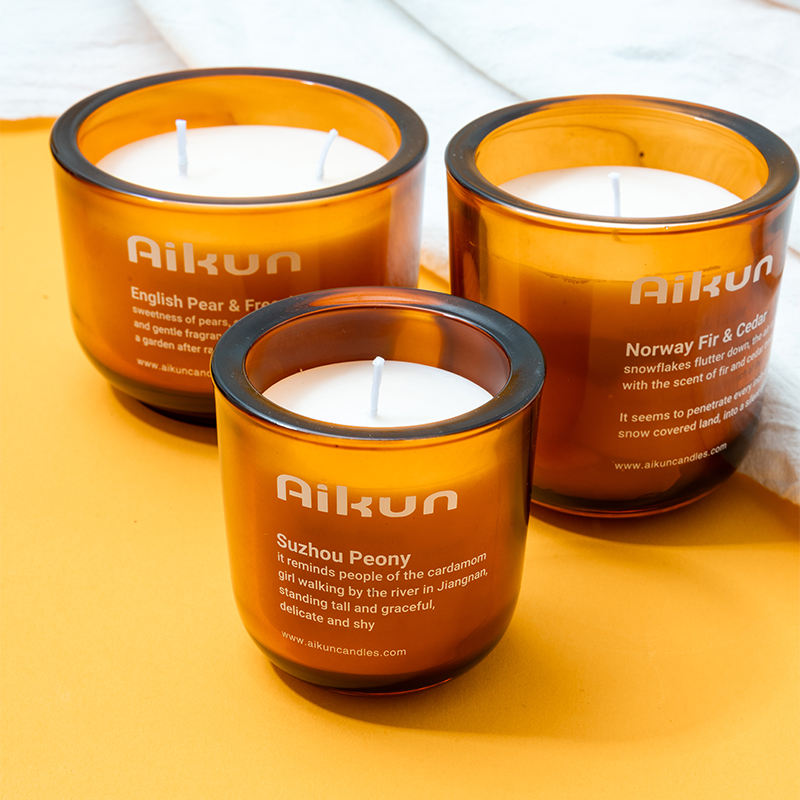 AIKUN Luxury Premium Quality Eco-Friendly Soy Wax Customizable Fragrance Essential Aroma Scented Amber Glass Candles