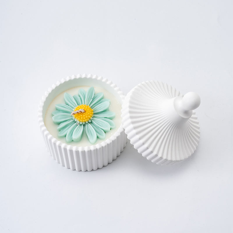 AIKUN Eco-Friendly INS Gypsum Ceramic Colorful Daisy Soy Wax Aroma Candle Gift Set for Relaxation Ambiance Creation