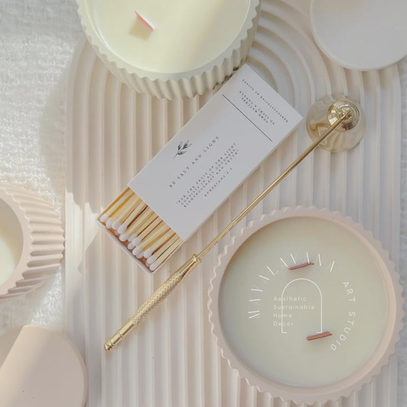 Factory Direct Delivery Soy Wax Colored Ceramic Jar Decorative Ceramic Candle with Dried Flower for Relaxation