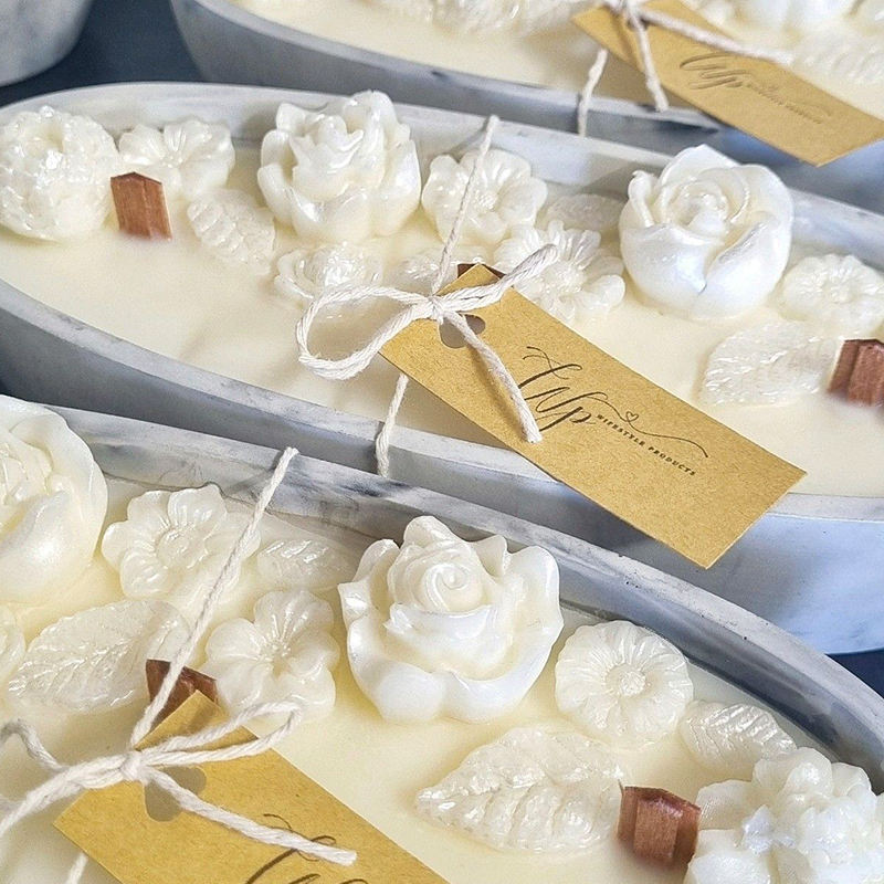 Hot-selling Soy Wax Luxury Delicate Ceramic Candle with Wood Core and Flowers Decorations for Wedding & Events