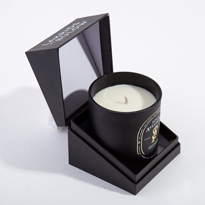 AIKUN Custom Original Soy Plant Oil Aromatherapy Fragrance Candles Luxury Fall Black Glass Scented Candle with Black Box