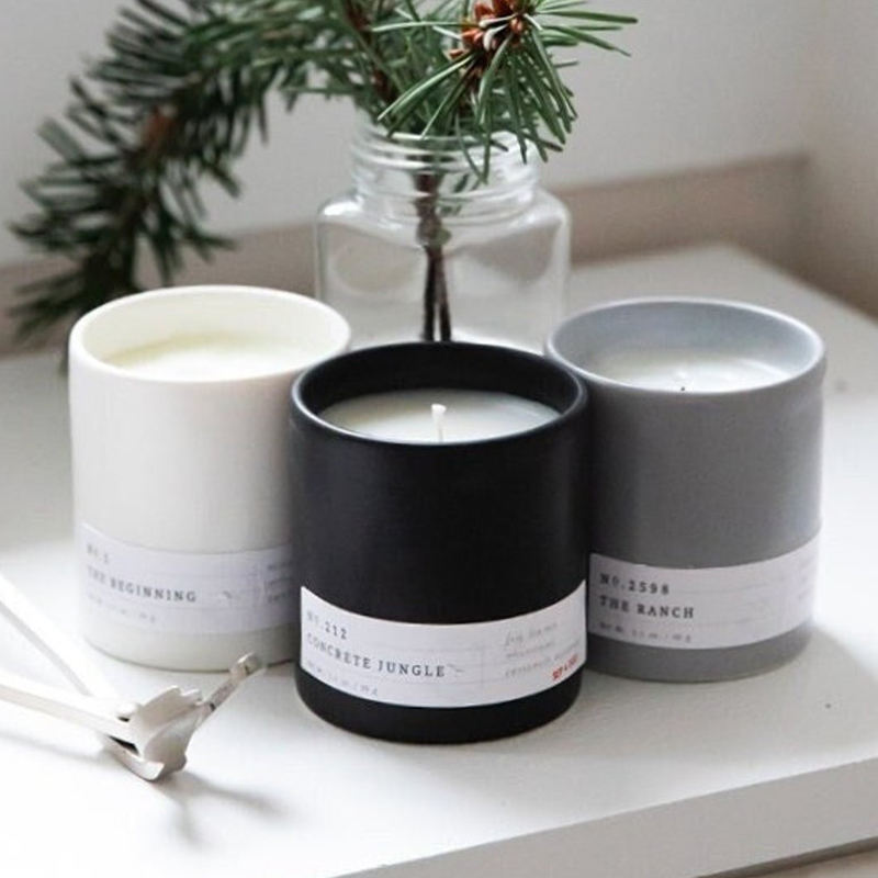 AIKUN Hot Selling Luxury Ceramic Jar Candle Home Decor Scented Soy Wax Essential Oil Aroma Candle/candles