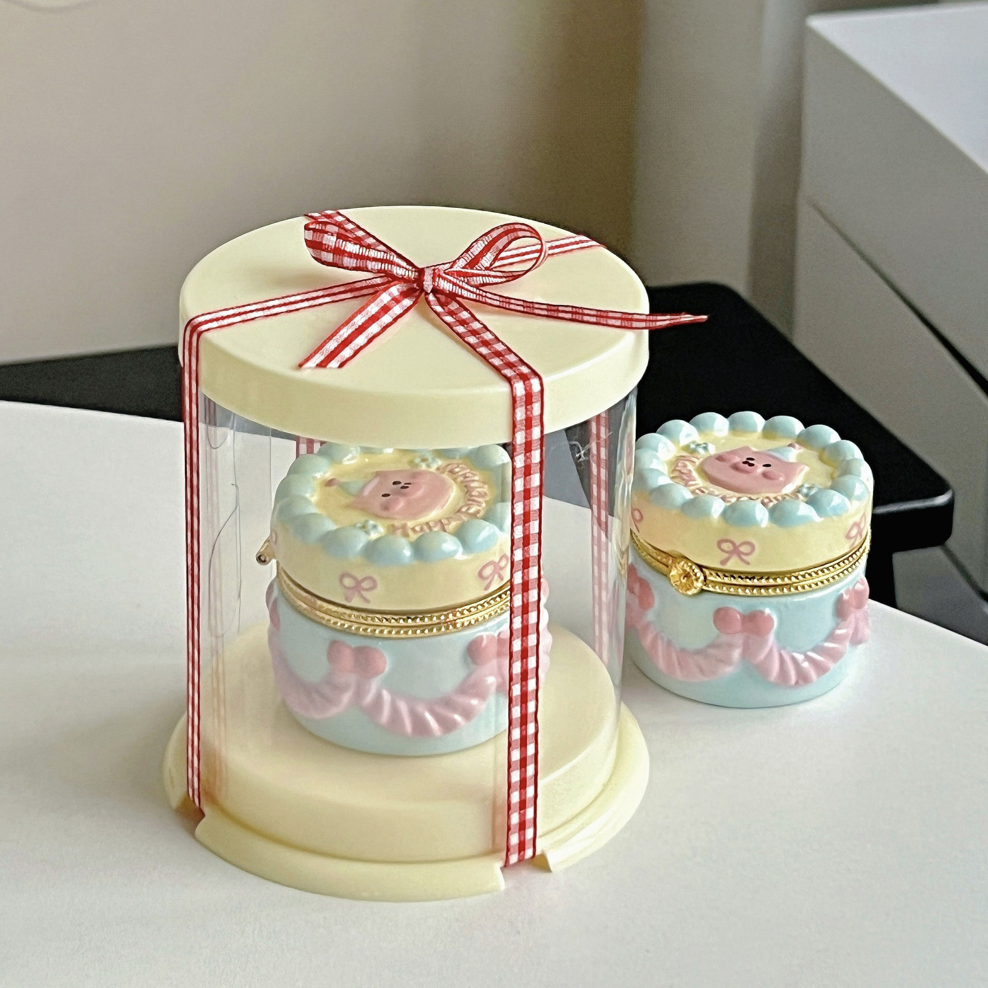 Factory Direct Price High Quality Cake Ceramic Scented Candles With Custom Labels Packaging Aromatherapy Candles
