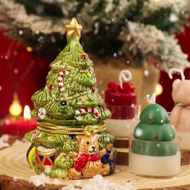 2025 Hot-selling Christmas Present Soy Wax Cute Christmas Tree Candle with Gift Box Packaging
