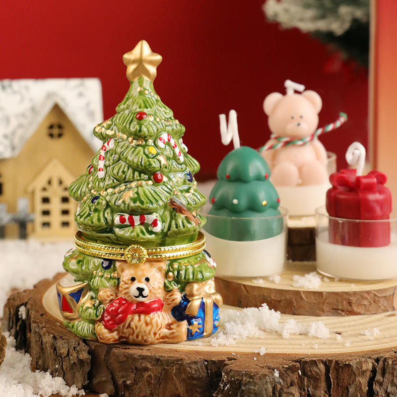 2025 Hot-selling Christmas Present Soy Wax Cute Christmas Tree Candle with Gift Box Packaging