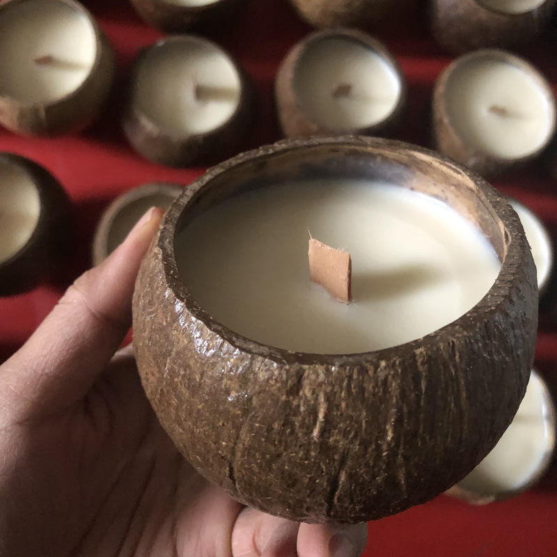 Creative Custom Logo Coconut Husk Shell Aromatherapy Scented Candle Cup Soy Wax Home Decoration Scented Candle