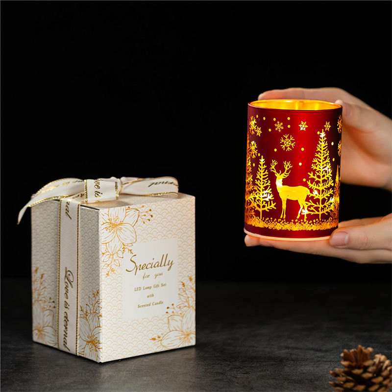Cute Creative Xmas Atmosphere Decorated Christmas Soy Wax Candles Scented Luxury Gift Set for Xmas Festival With Led Lights