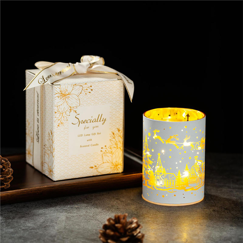 Cute Creative Xmas Atmosphere Decorated Christmas Soy Wax Candles Scented Luxury Gift Set for Xmas Festival With Led Lights