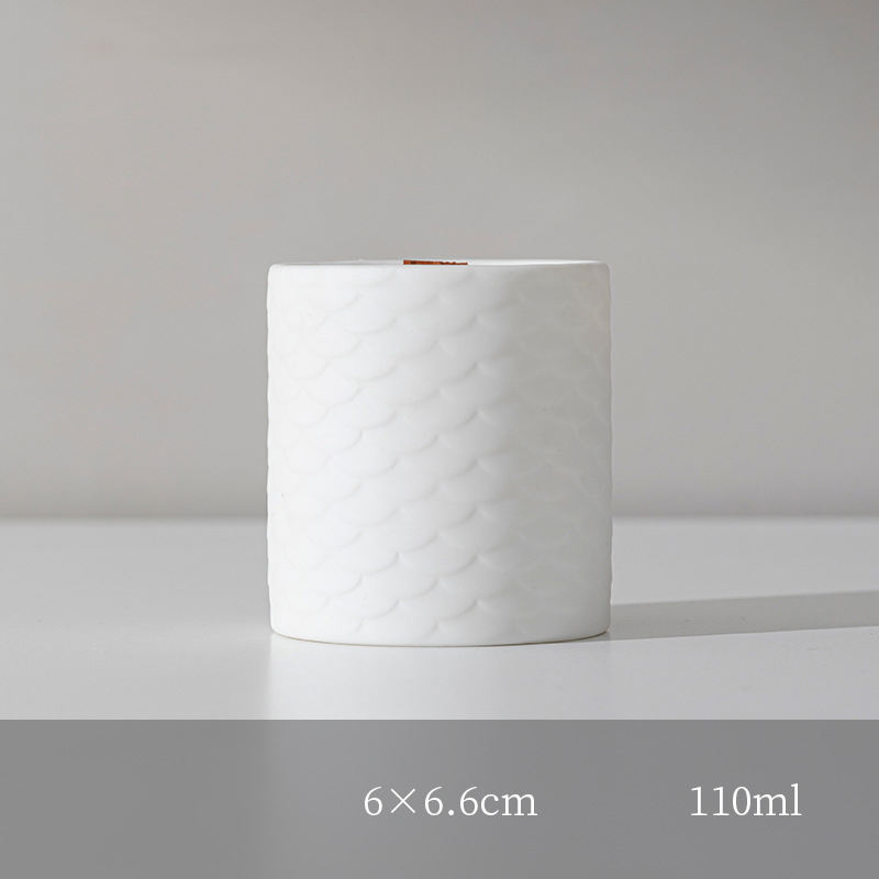 Ceramic Porcelain Private Label Logo Candles Elegant Luxury Embossed Fragrance Aroma Aromatherapy Scented Soy Wax Candles