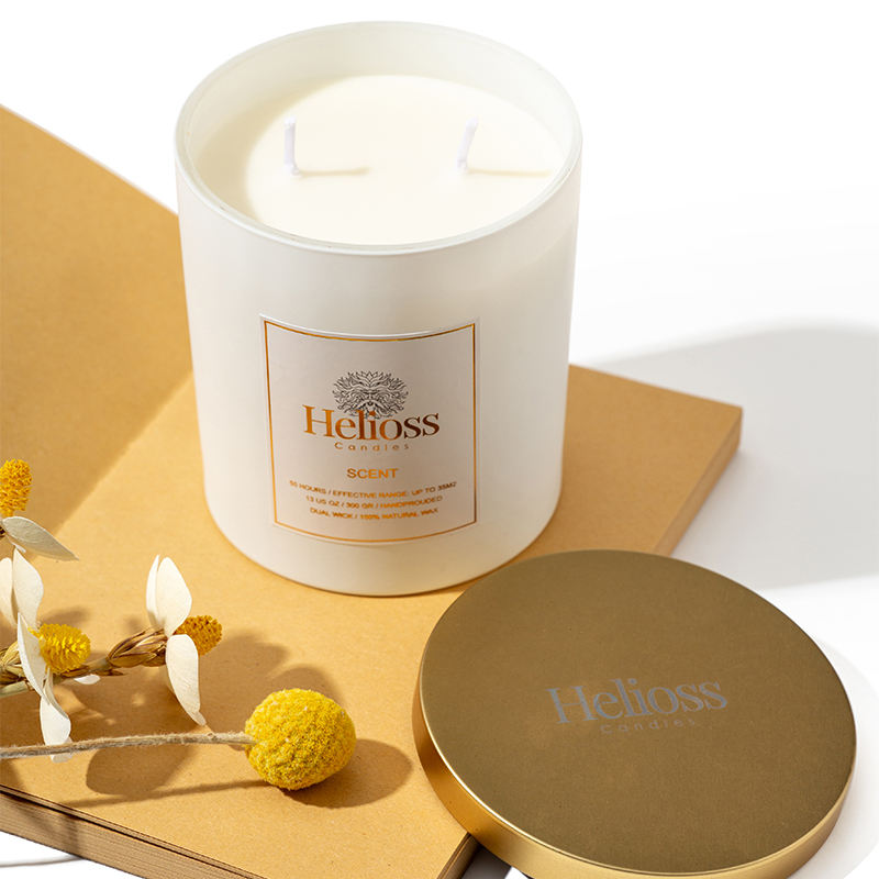 AIKUN Hot Sale Travel and Weddings Smokeless Fragrance Matte White Glass Candle Soy Wax Scented Candle with Gloden Lid