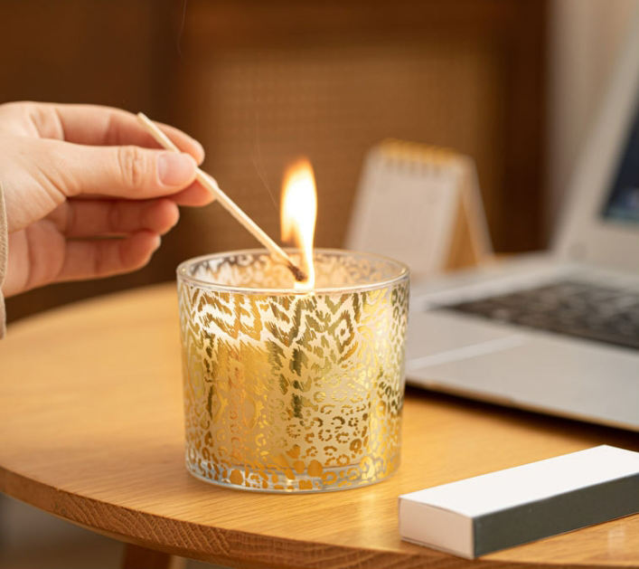 AIKUN OEM Glass Soy Wax Scent Golden Leopard Print Candle Gift Set Aromatherapy Luxury Scented Candle for Wedding