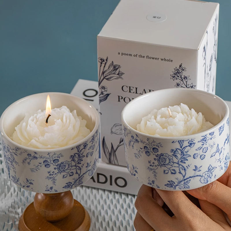 AIKUN Oem Luxury Organic Soy Wax Scented Candles French Camellia Ceramic Cup Scented Candle for Living Room Bedroom Office