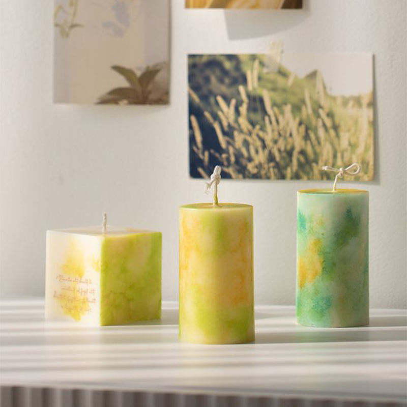 AIKUN Custom Colorful Ribbed Pillar Brand Candle Gift Home Decoration Scented Handmade Organic Soy Wax Candles