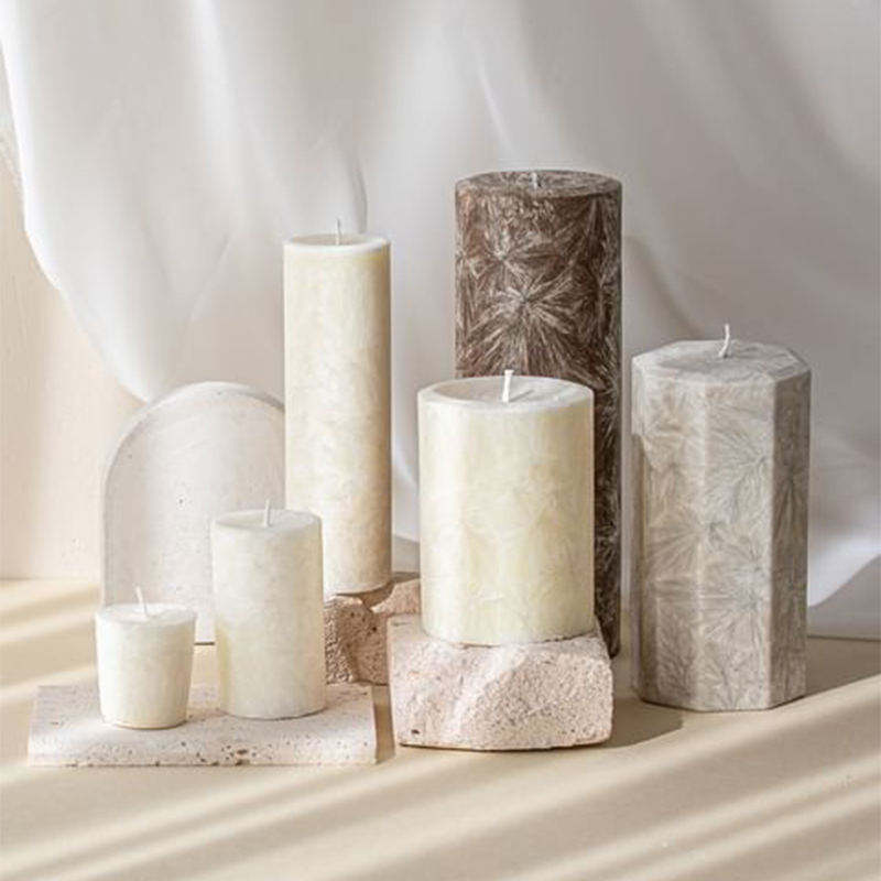 AIKUN Custom Colorful Ribbed Pillar Brand Candle Gift Home Decoration Scented Handmade Organic Soy Wax Candles