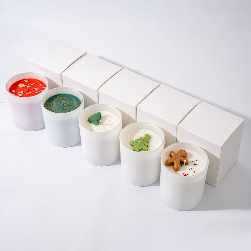 AIKUN Wholesale High Quality Customized Designed Luxury Christmas Scented Candle for Home Decoration Christmas Festival