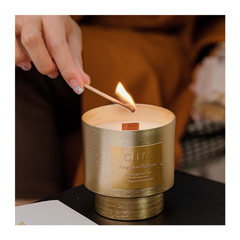 AIKUN Custom Logo Luxury Jar Wood Wicks Candle Soy Wax Fragrance Oil Scented Candle for Home Decorative Birthday Gift