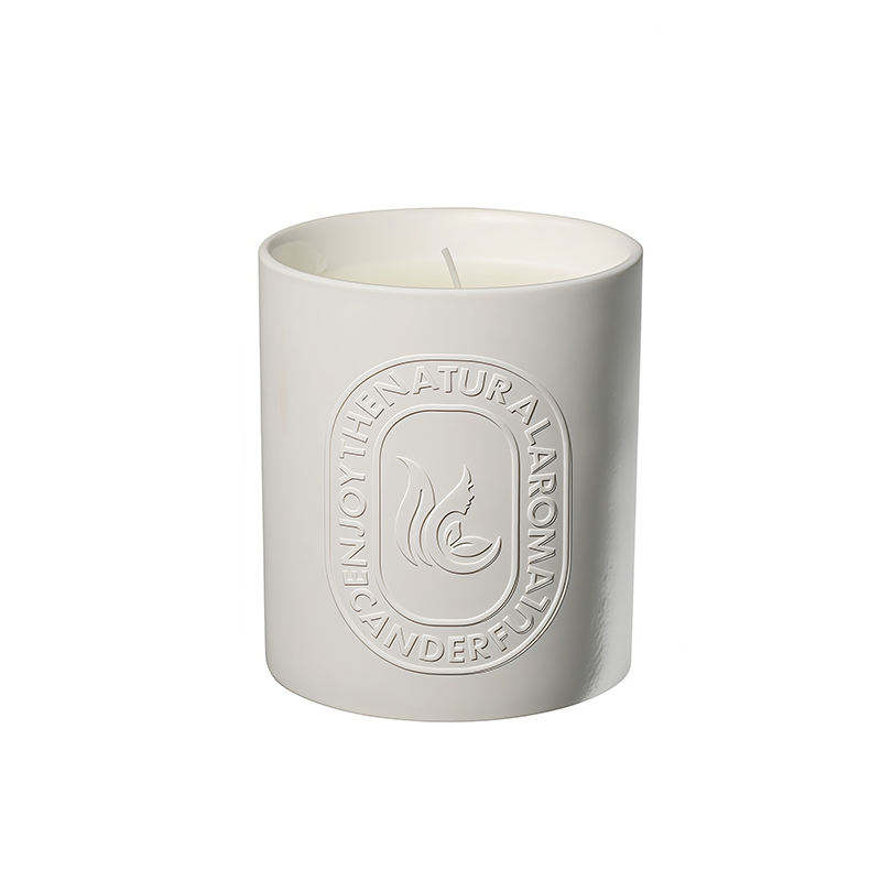 AIKUN Factory Wholesale Luxury White Ceramic Jar Scented Soy Wax Candle Private Label Wedding Gift Set for Decoration