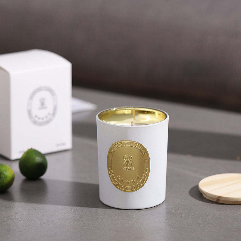 AIKUN Custom Logo Paper Box Packing Christmas Soy Wax Candle Electroplate Glass Golden Jars Scented Candles