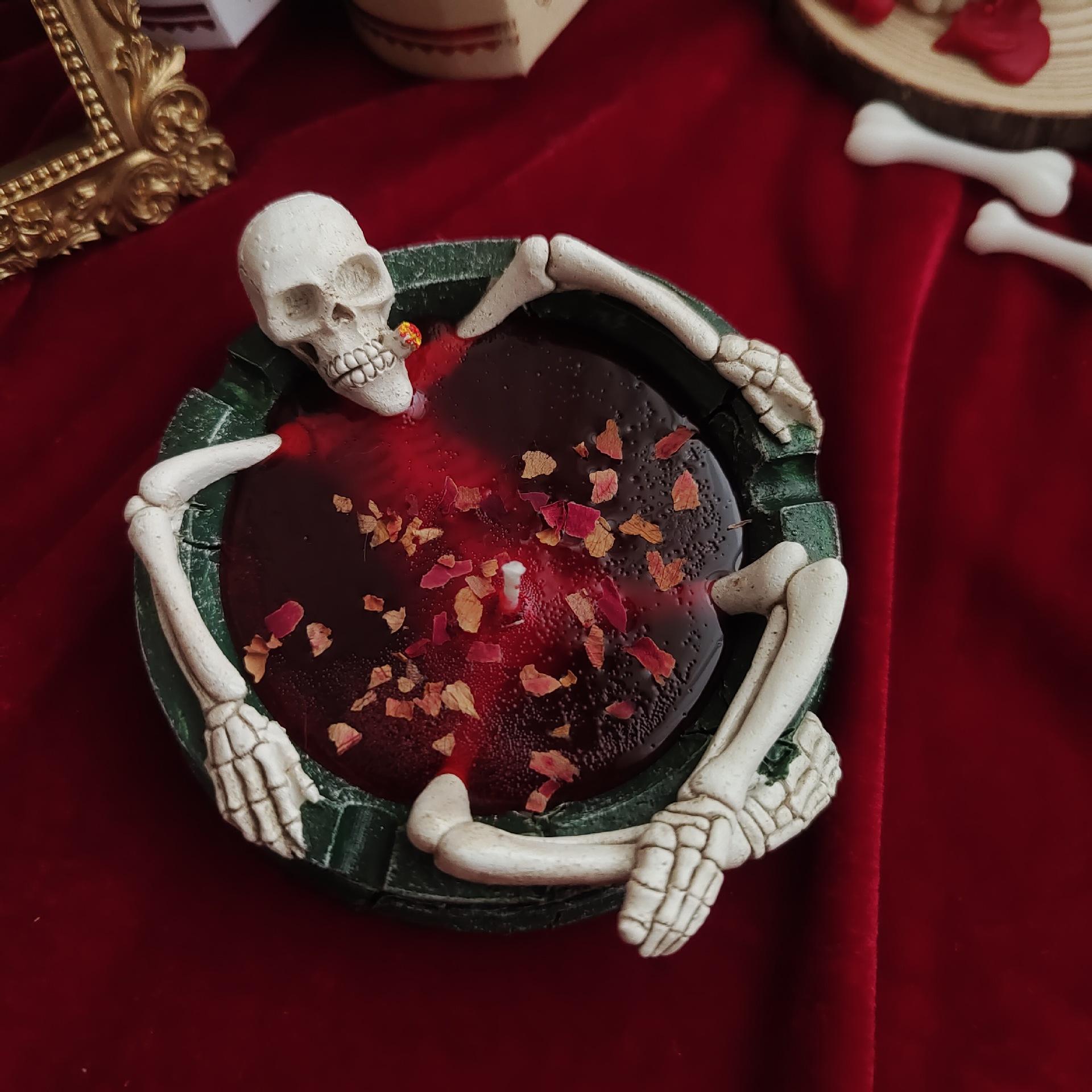 AIKUN Halloween Horror Bath Skeleton Aromatherapy Soy Wax Candle Handmade Scented Candles for Creative Desktop Decoration Gift
