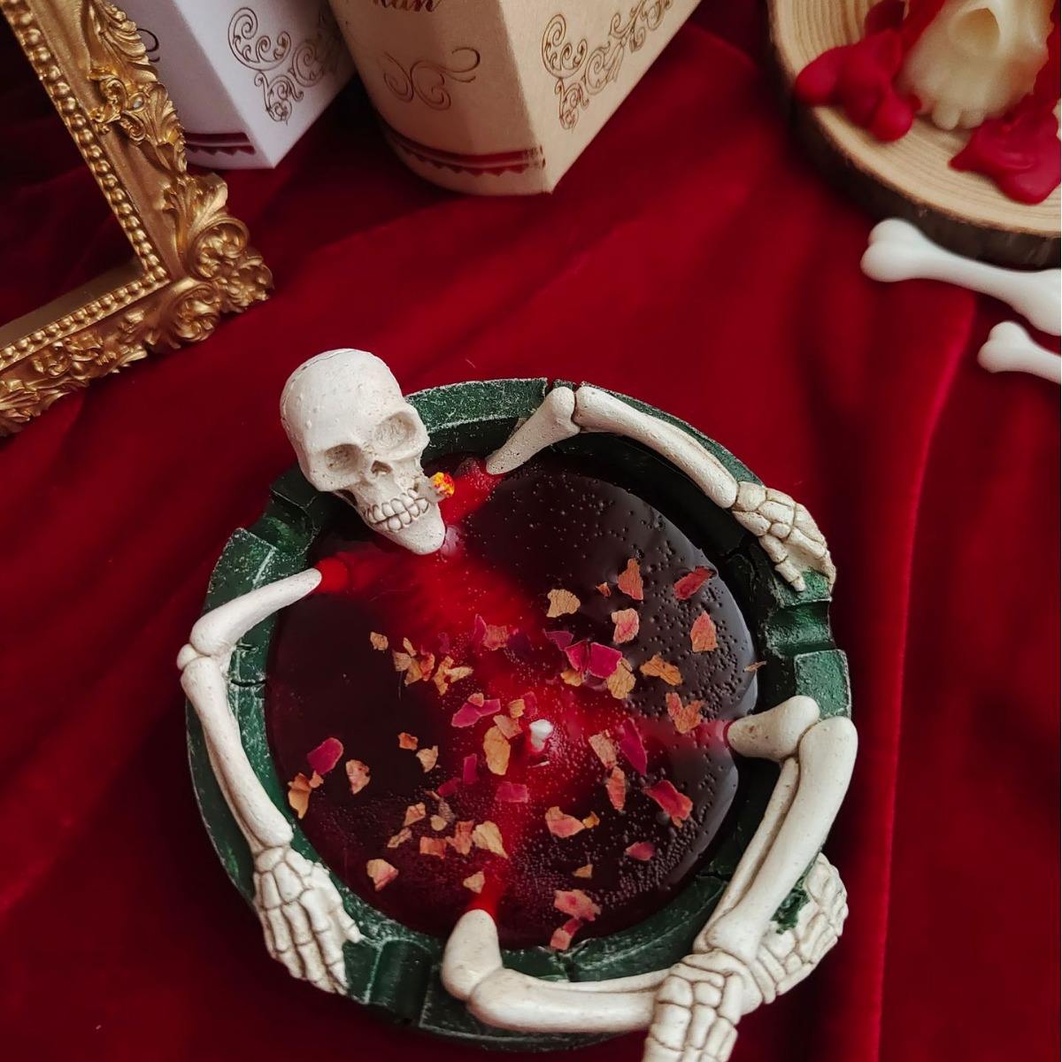 AIKUN Halloween Horror Bath Skeleton Aromatherapy Soy Wax Candle Handmade Scented Candles for Creative Desktop Decoration Gift