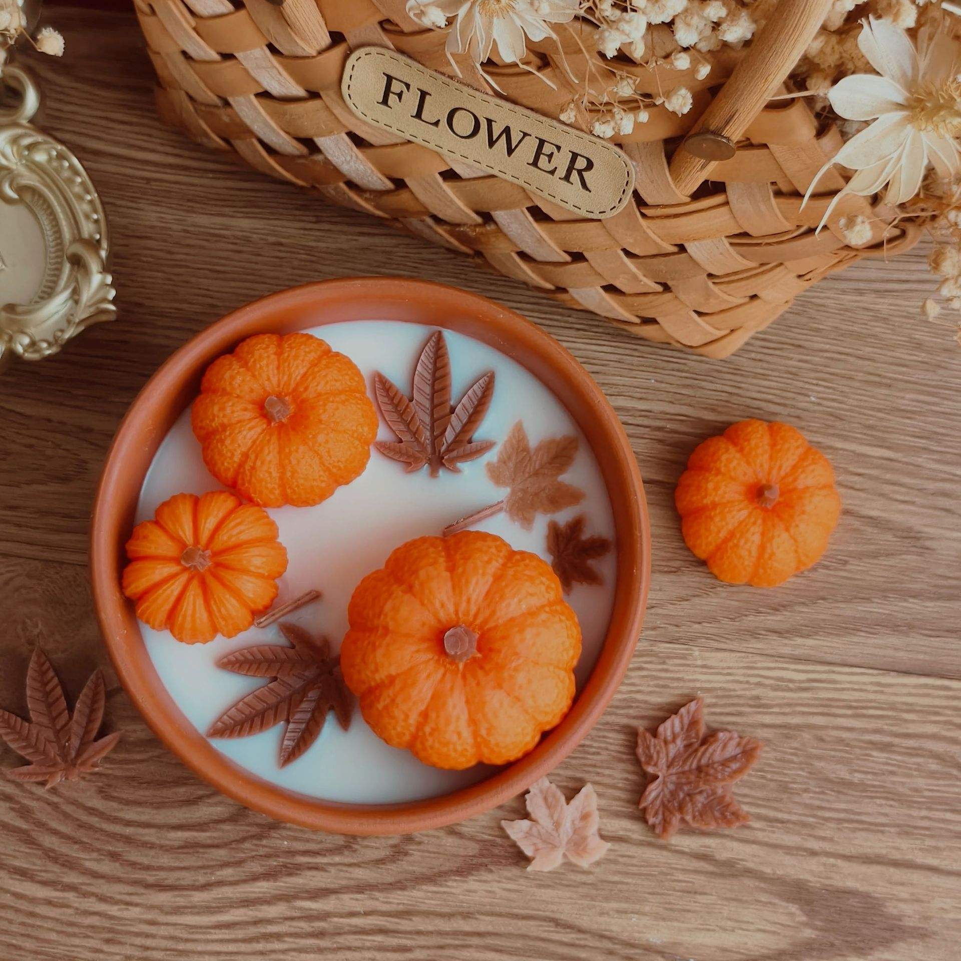AIKUN Creative Harvest Festival Pumpkin Soy Wax Aromatherapy Scented Candle for Halloween Gift and Home Decoration