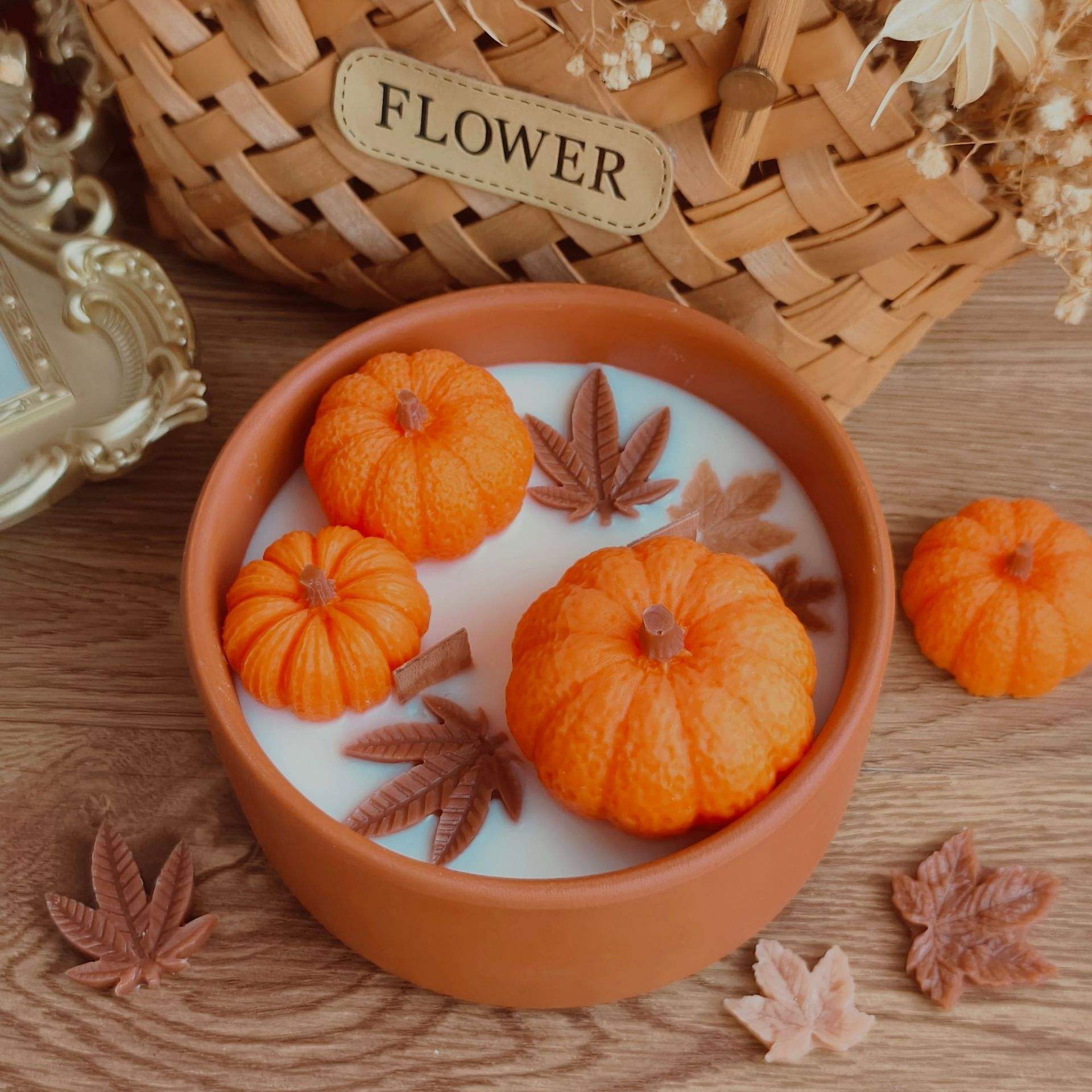 AIKUN Creative Harvest Festival Pumpkin Soy Wax Aromatherapy Scented Candle for Halloween Gift and Home Decoration