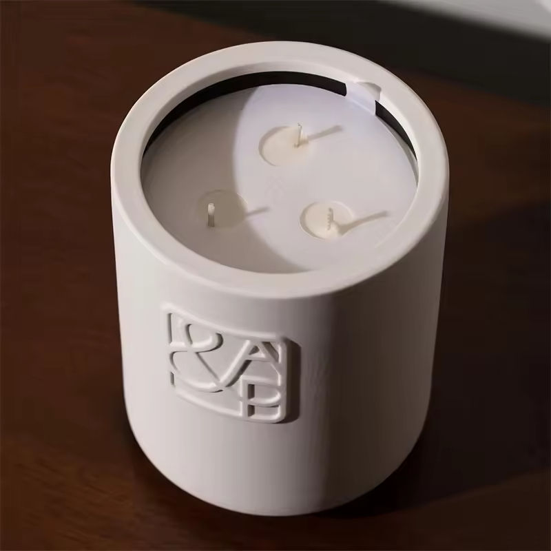 AIKUN Hot Selling Ceramic Jar Candle Set Custom Logo Soy Wax Scented Candles for Home Decoration